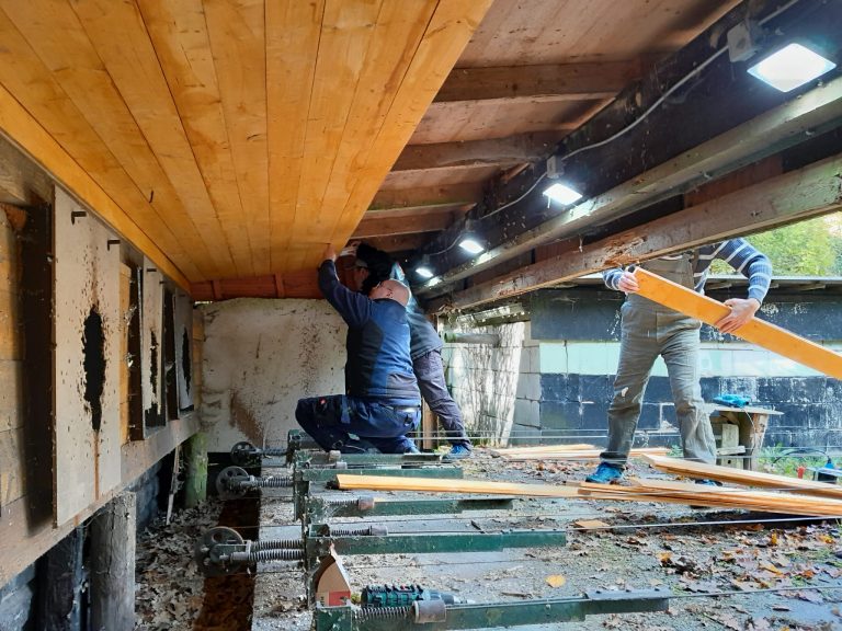 Mehr über den Artikel erfahren Arbeitseinsatz bei Weiss-Rot